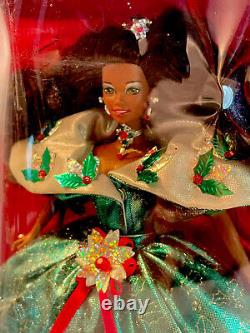 1995 Happy Holidays Special Edition African American Barbie Doll #14124 NRFB