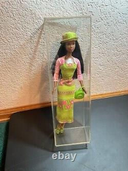 2000 Flower Power Barbie African American Mattel & Clear Barbie Doll Case