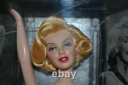 2001 Collector Edition MARILYN MONROE How To Marry A Millionaire Barbie GIFT SET