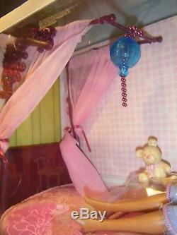 2006 Barbie Bed & African American Doll Bedroom Gift Set New