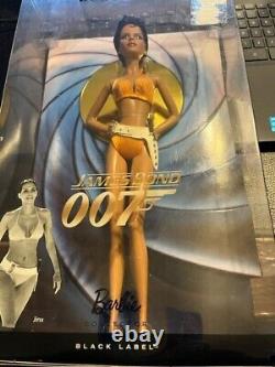 Barbie James Bond 007 Die Another Day Bond Girl Jinx Halle Berry NRFB NIB