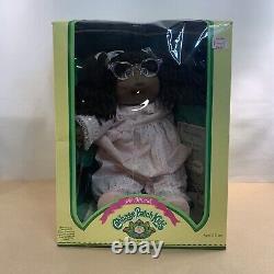 Cabbage Patch Doll Black Signature African American 17Girl Doll Brown Eyes 85