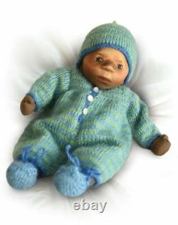 Elisabeth Pongratz AFRICAN AMERICAN BABY IN KNIT B058E 12 Wood & Cloth Doll NEW