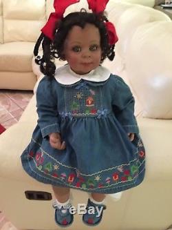 Fayzah Spanos Vinyl Doll Hugs 1994 African American 27 Dimples Sitting Baby 03