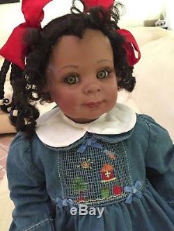 Fayzah Spanos Vinyl Doll Hugs 1994 African American 27 Dimples Sitting Baby 03