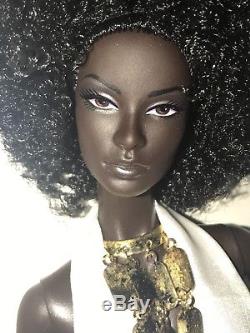 Model of the Moment Nichelle Barbie Doll African American 2004 Model Muse C3822