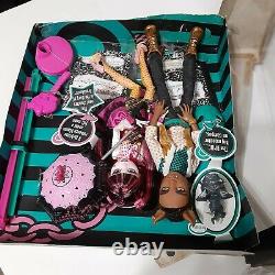 Monster High Forbitten Love Clawd Wolf & Draculaura Doll Set Dolls 2010