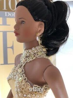 Robert Tonner American Model Doll African American Jasmine 19