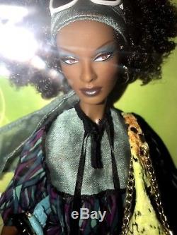 Top Model Nikki Barbie Doll 2007 African American Model Muse Fashion Set # M6777