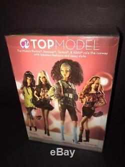 Top Model Nikki Barbie Doll 2007 African American Model Muse Fashion Set # M6777